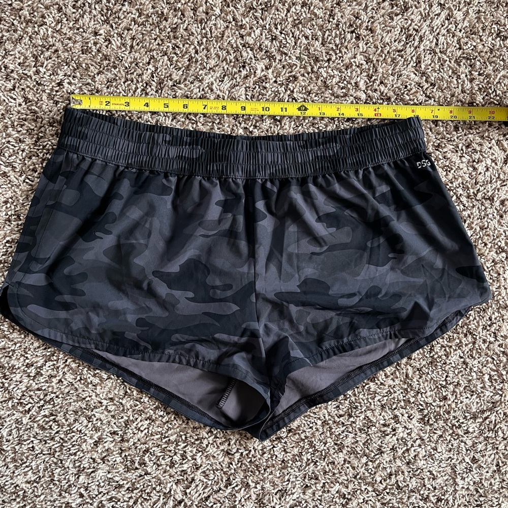 DSG Womens Grey Camo Running Shorts XXL Elastic Waist Built-in Brief Activewear